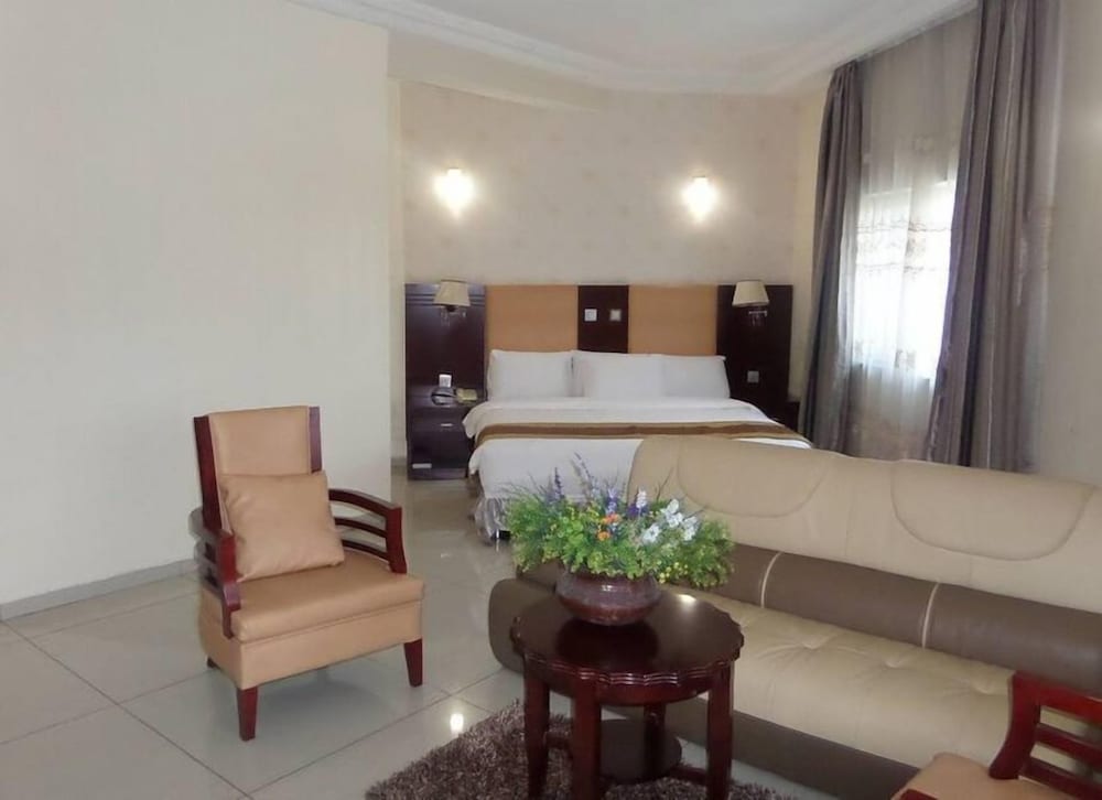 Barcelona Hotels Abuja 30/50