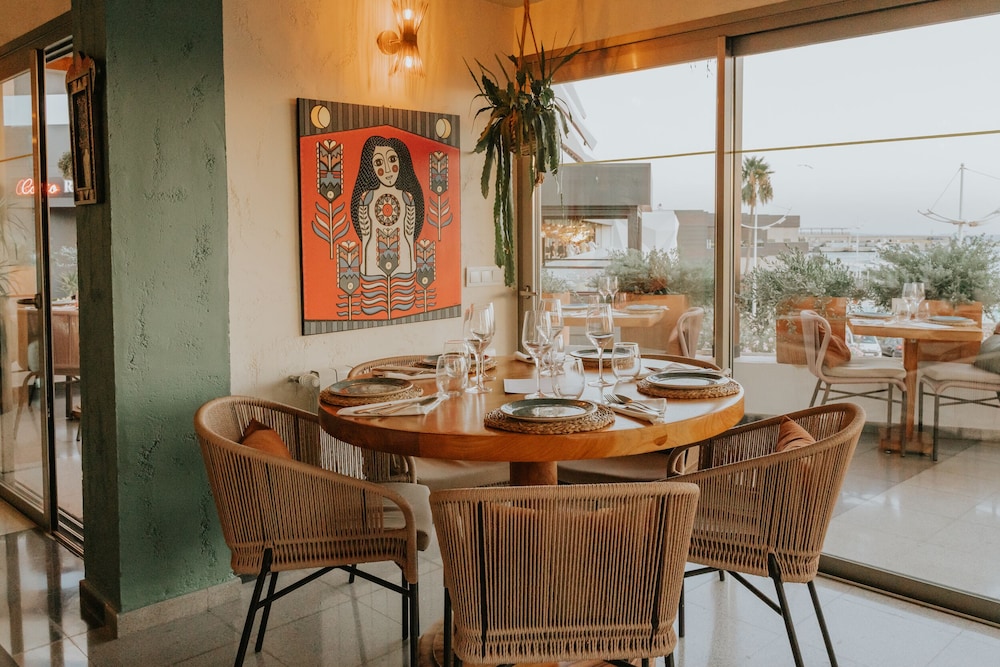 Mikasa Ibiza Boutique Hotel 46/56