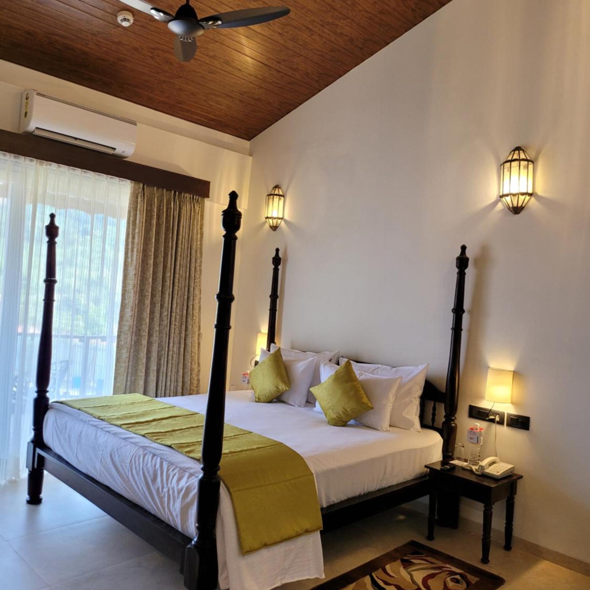 استوديو بسرير كينج، Mastiff Grand La Villae Resort, Lonavala 2/6