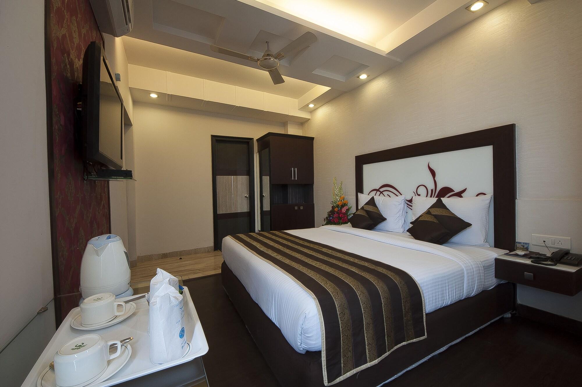 Hotel Pitrashish Premium 9/42