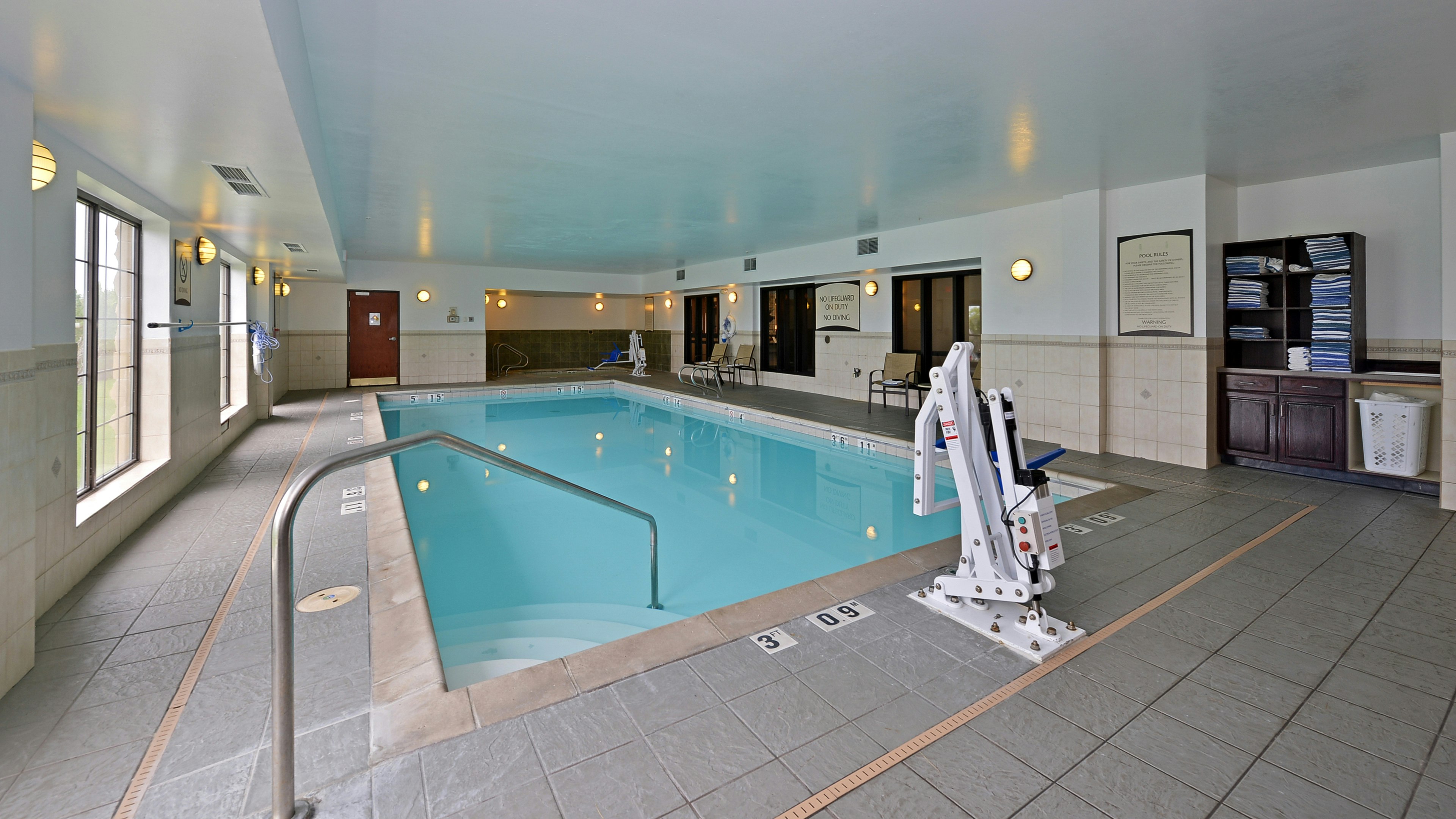 Staybridge Suites West Des Moines 38/76