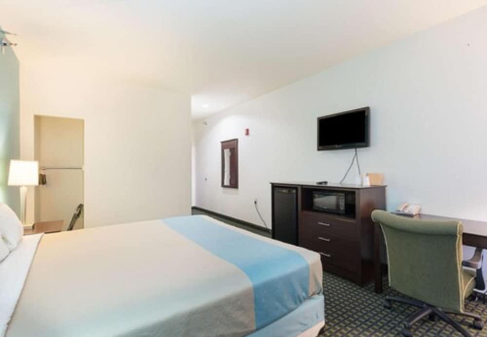Budget Inn and Suites 10/27