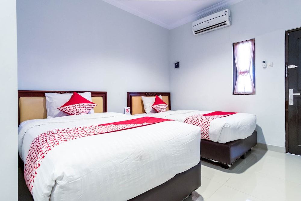 OYO 283 Helvetia Residence 15/56