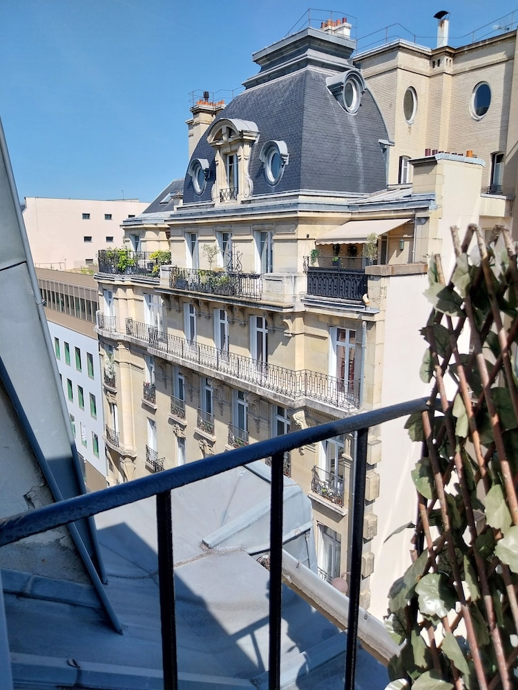 Hotel Alison 3/48
