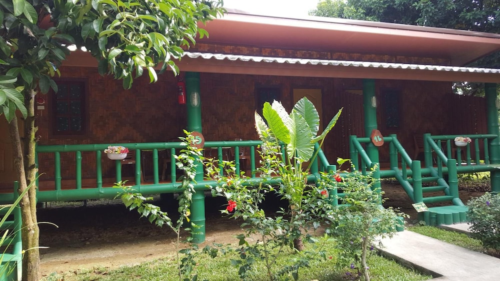 The Royal Bamboo Lodge 4/50