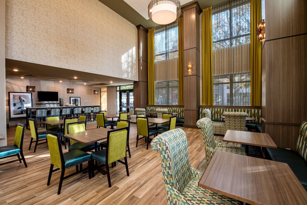 Hampton Inn Suites Keller Tx 31/47