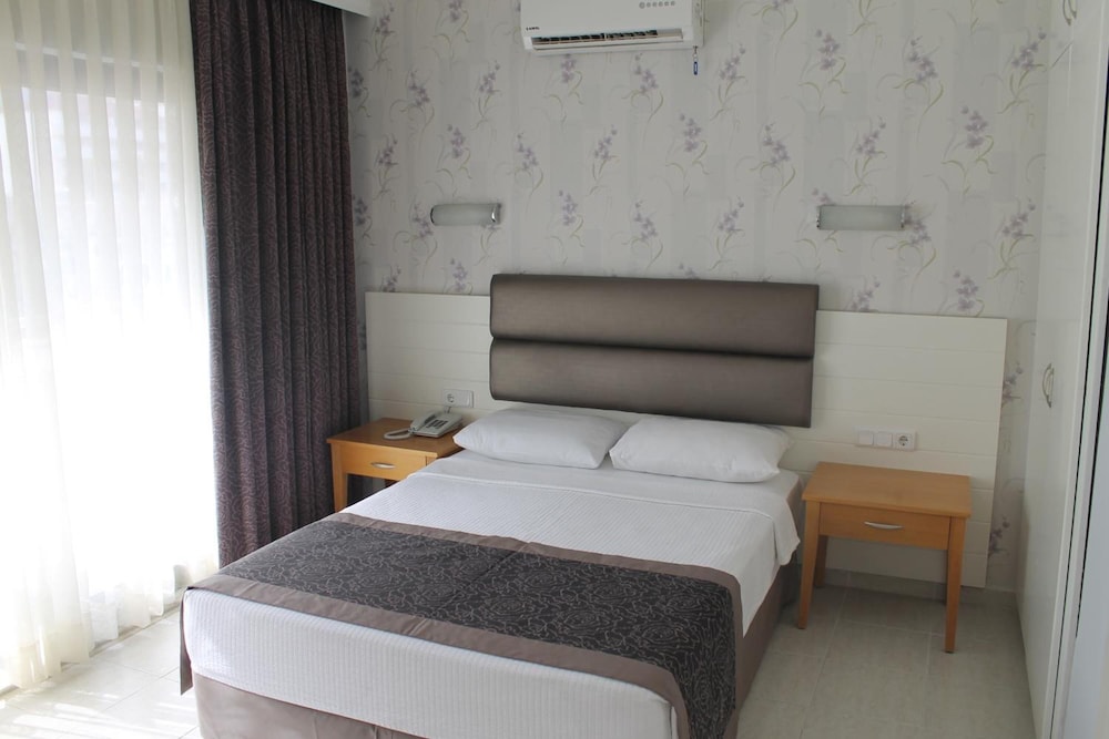Ida Hotel 21/77
