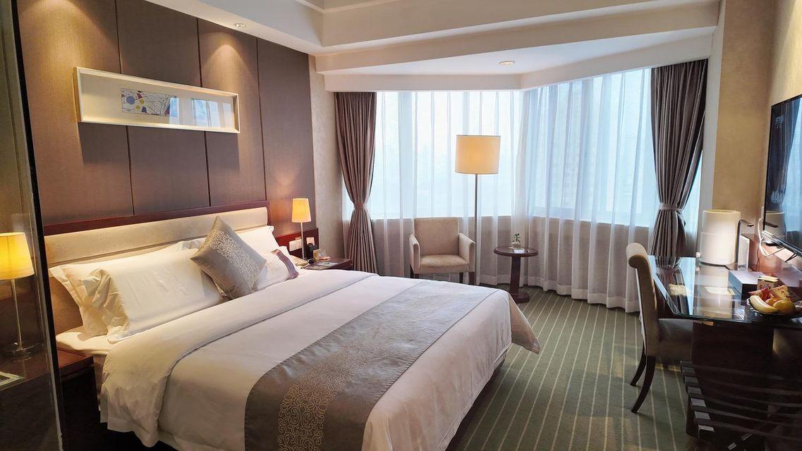 Leisure, Queen Bed