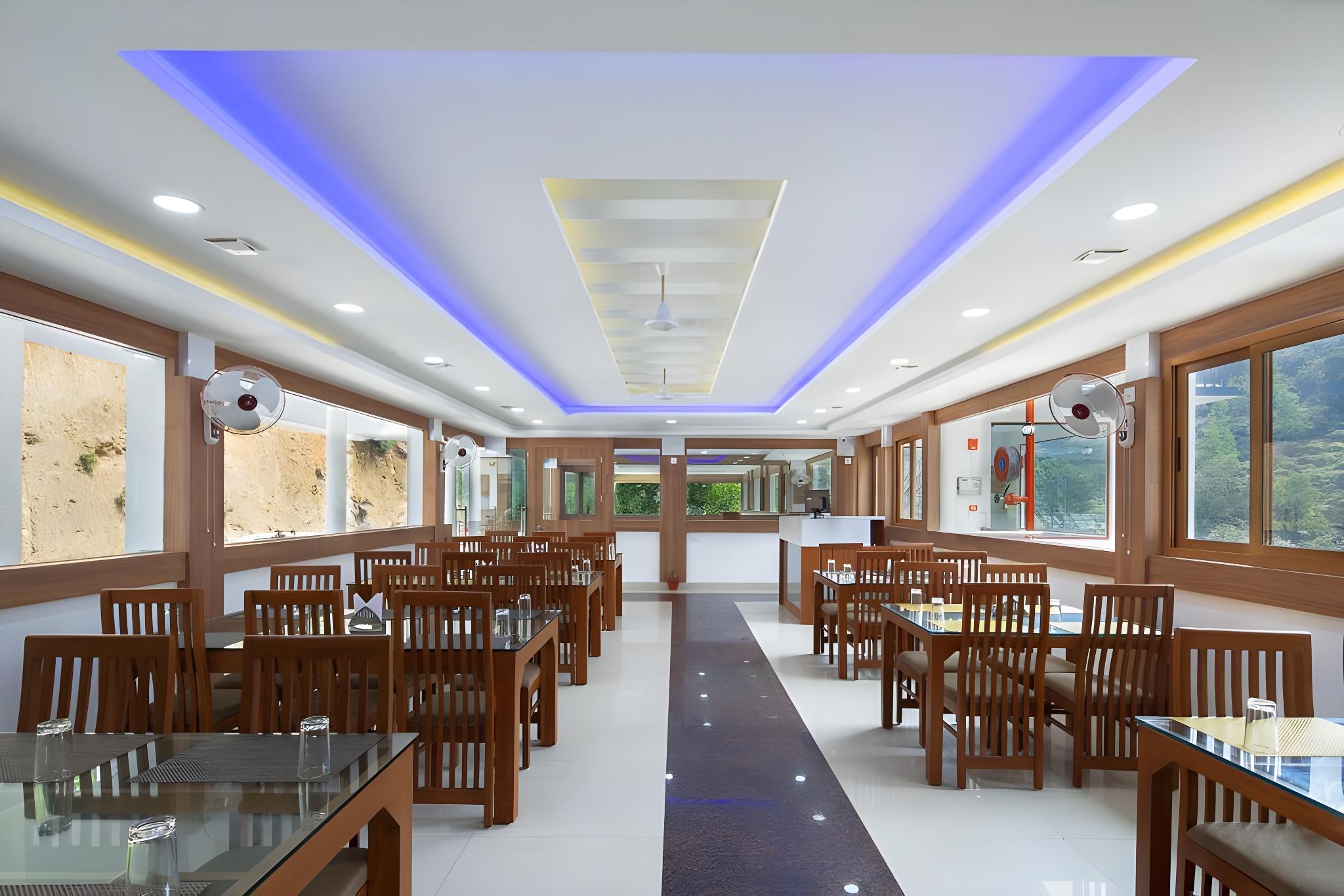 Hostess Thekkady 14/24