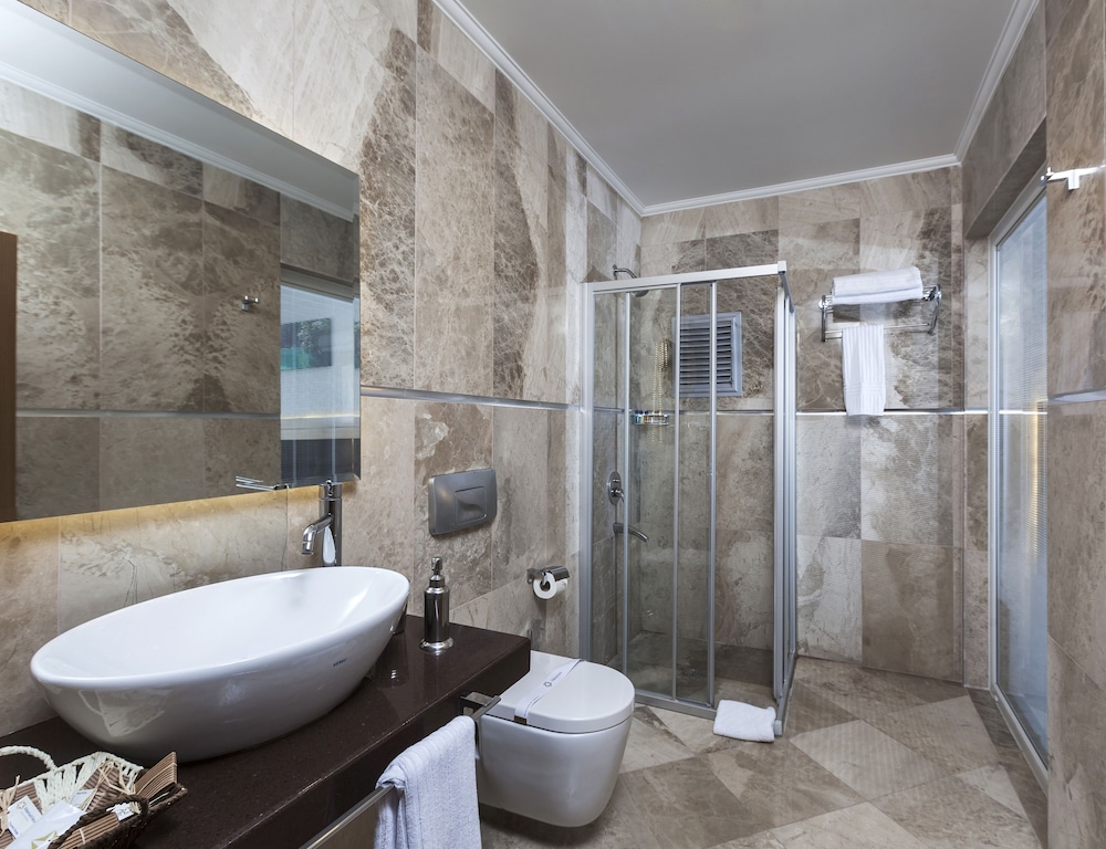 MARINA BOUTIQUE FETHIYE 44/50