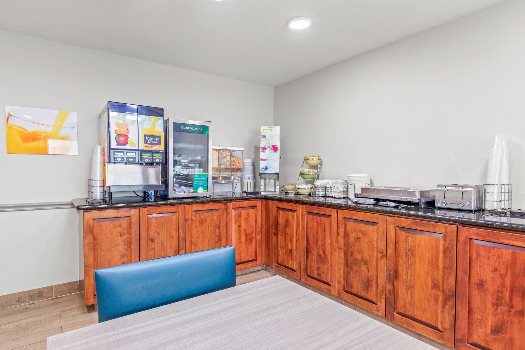 Quality Inn & Suites On The River 6/24
