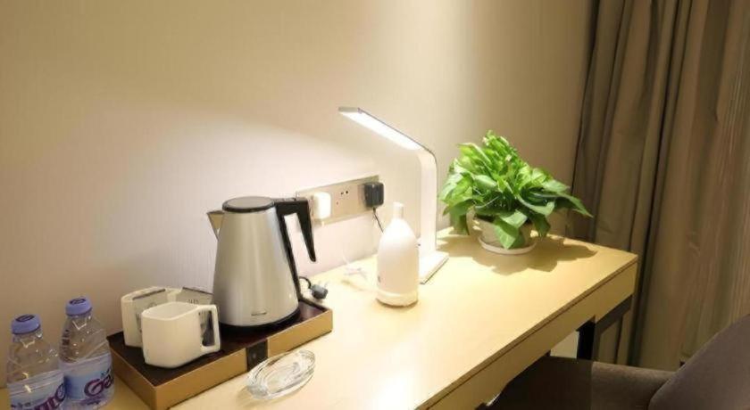 Lavande Hotel (Beijing Olympic Village Birds Nest) 33/51