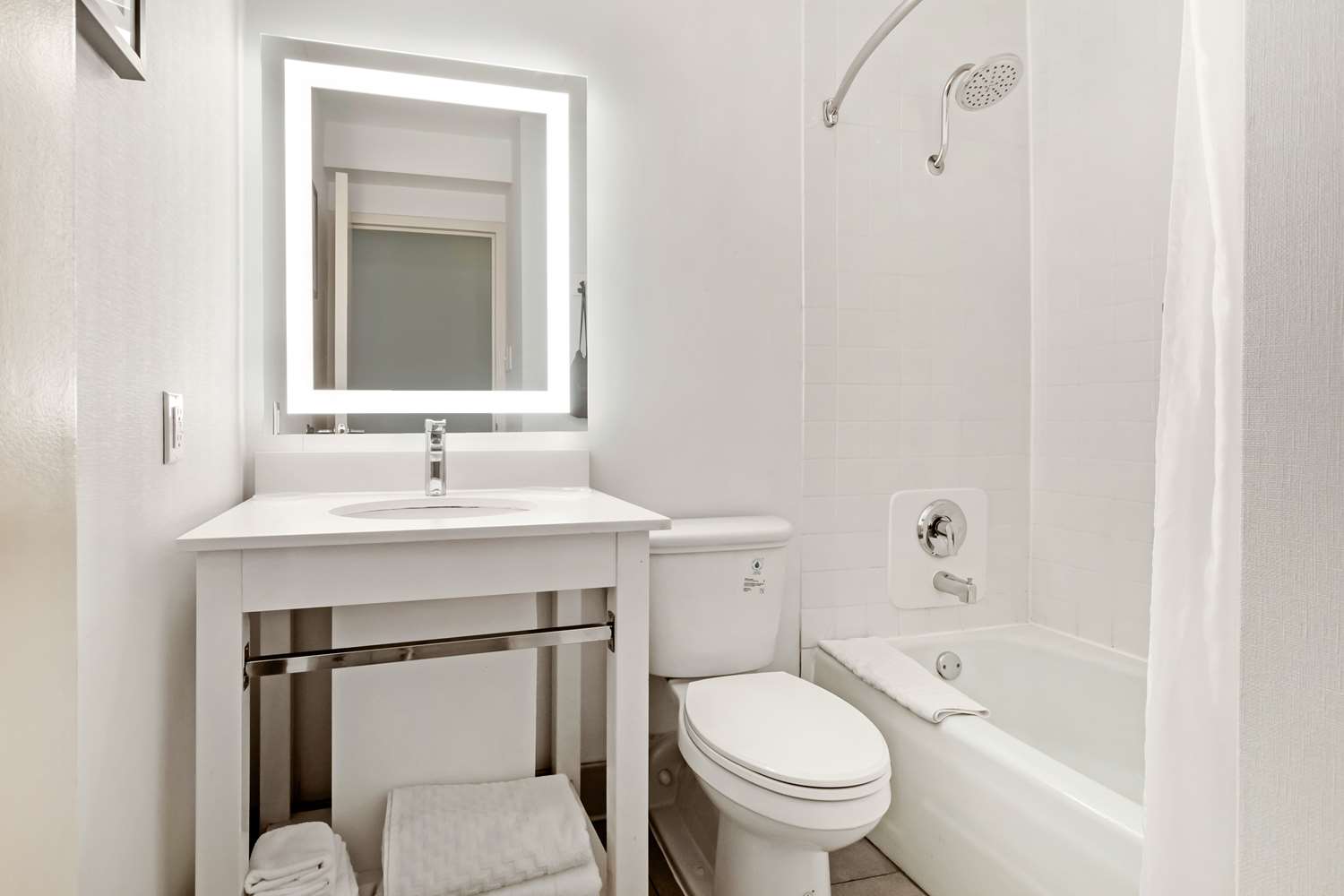 Best Western Plus Kansas City Sports Complex Hotel 44/44