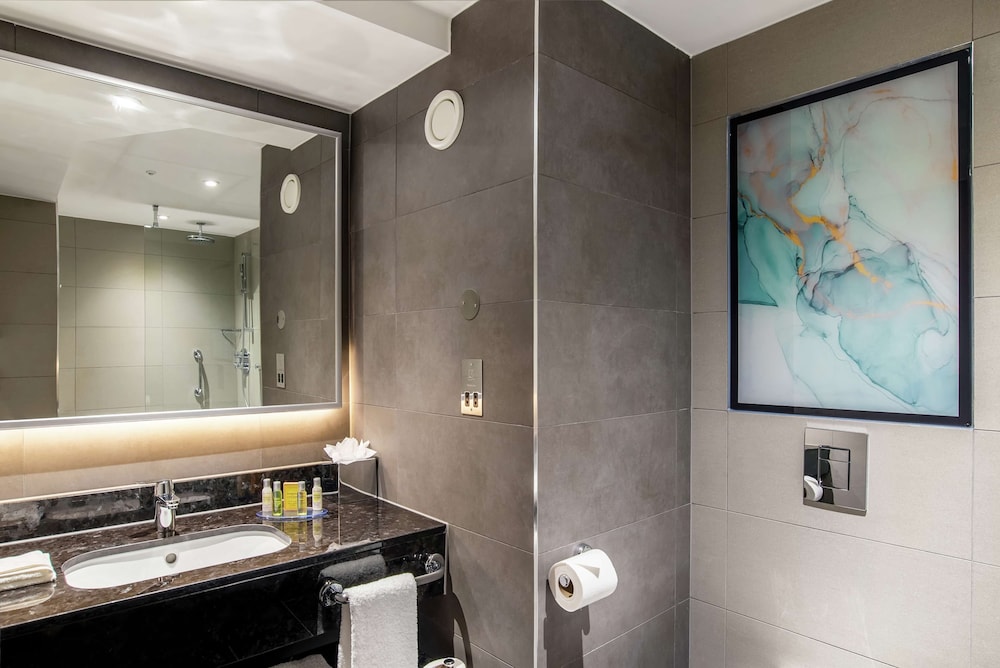 Hilton Garden Inn London Heathrow Terminal 2 and 3 21/66