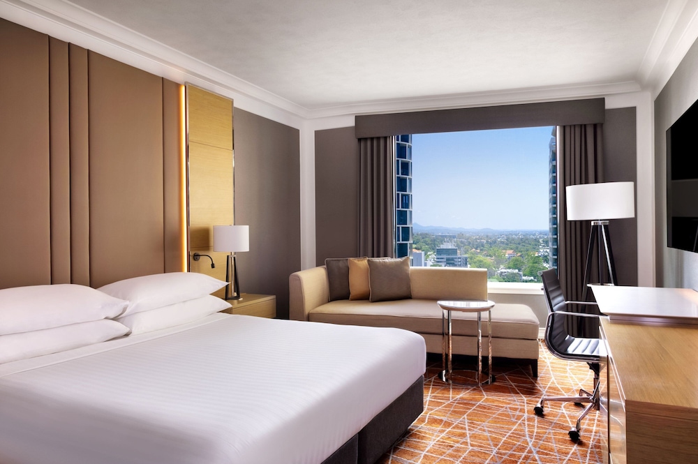 1 Bedroom, Story, Executive, Suite, King Bed, Bridge View