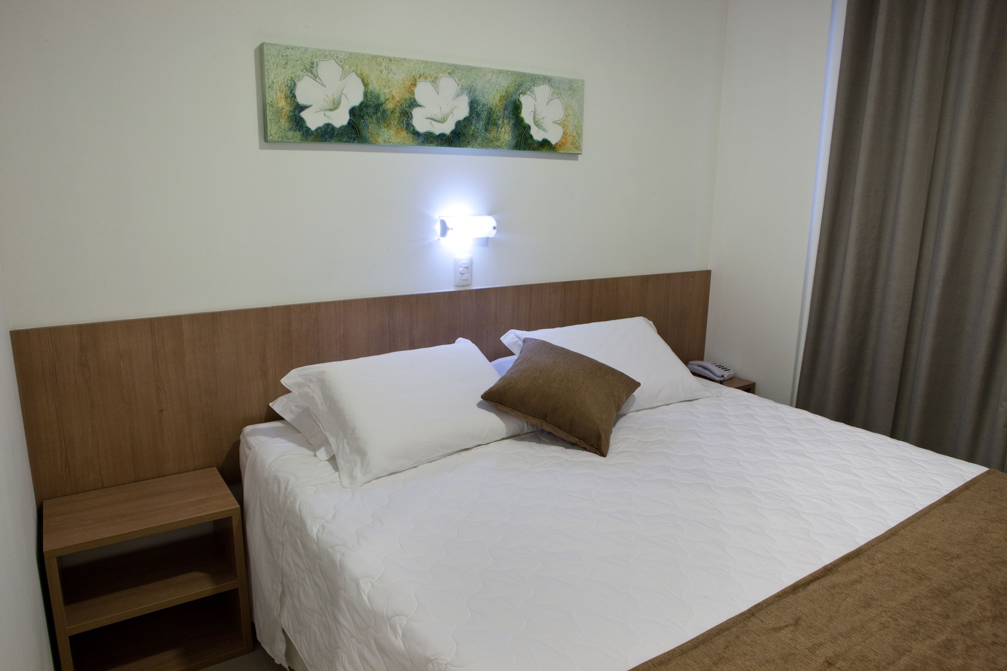 DELUXE, TWIN BEDS