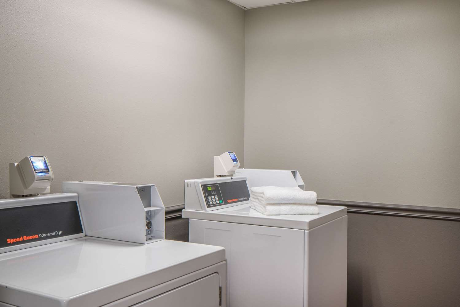 La Quinta Inn & Suites by Wyndham Naples East I-75 45/45