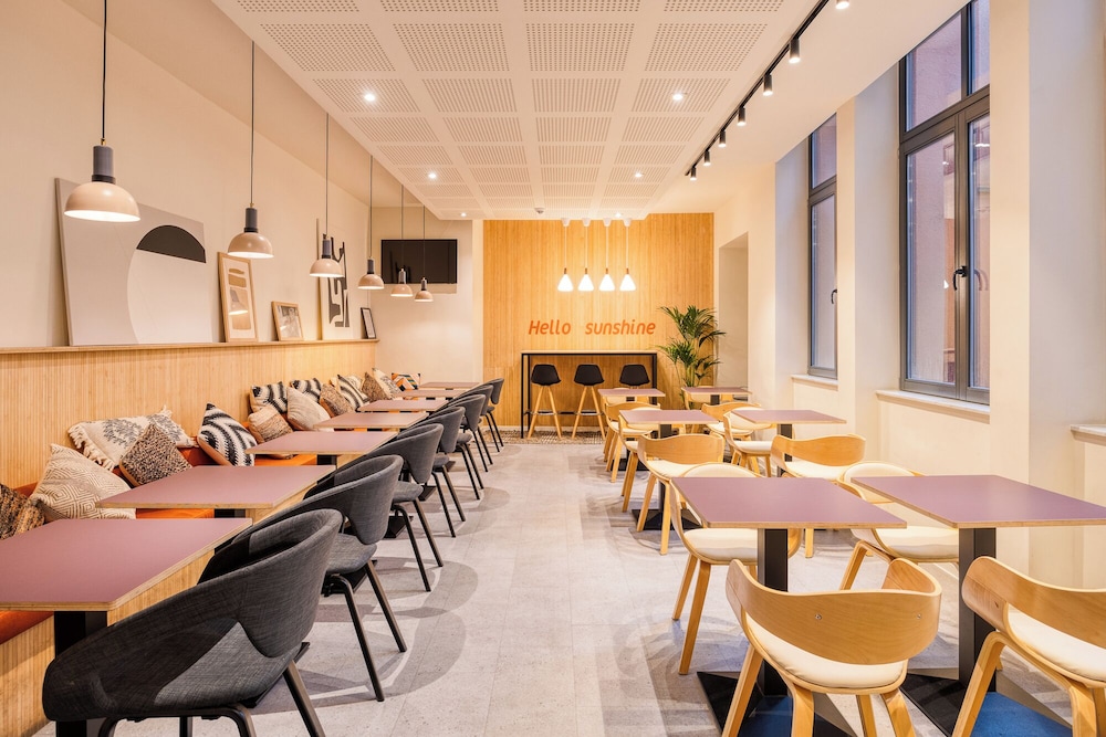 restaurant cafeteria