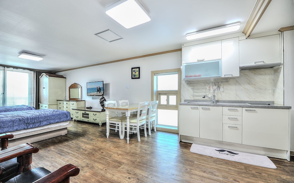 Sokcho Esher House Pension 23/34
