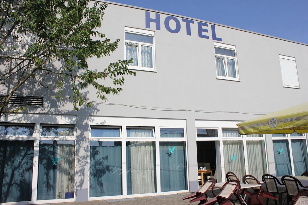 Hotel Rheinbrucke 2/32