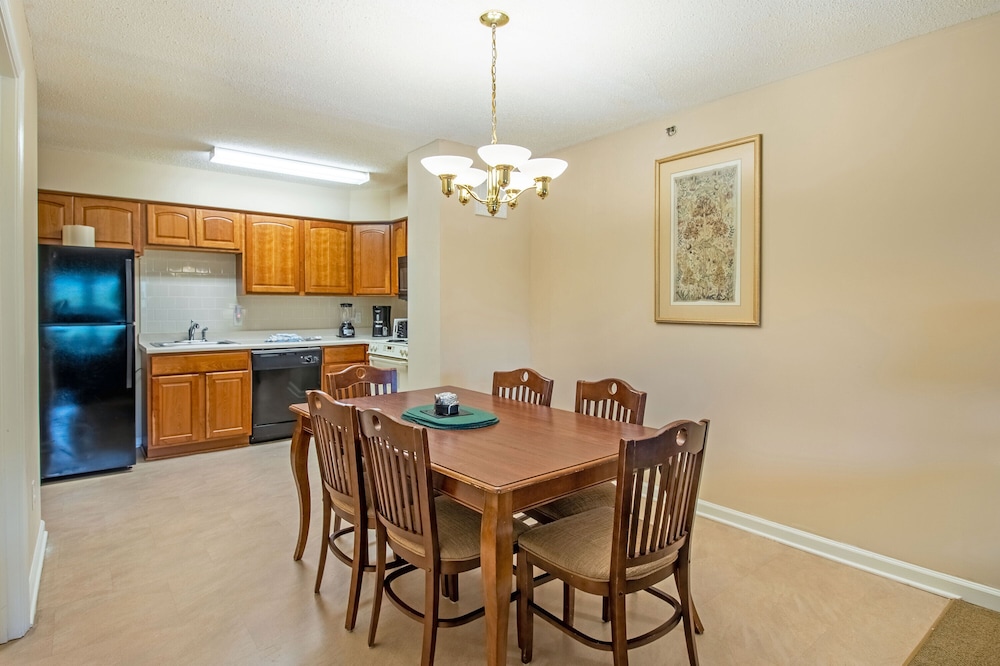 Mountain Villa With Waterpark, Golf, Skiing, Wine Tour Access and More! Massanuttens Shenandoah Vil 37/49