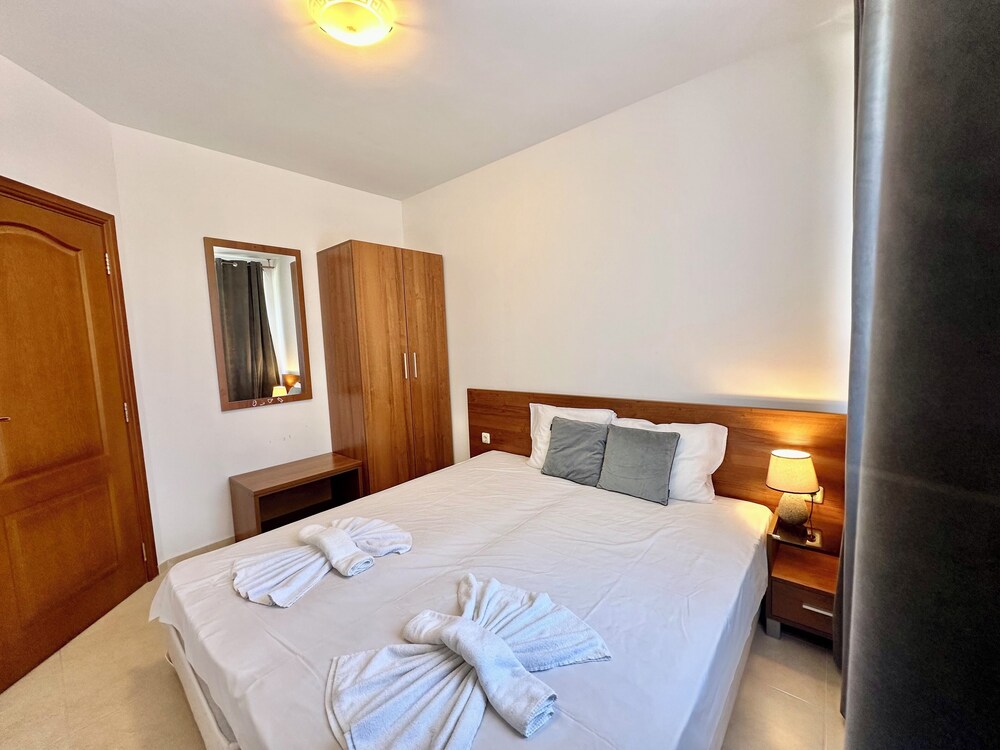 Efir Aparthotel 25/50