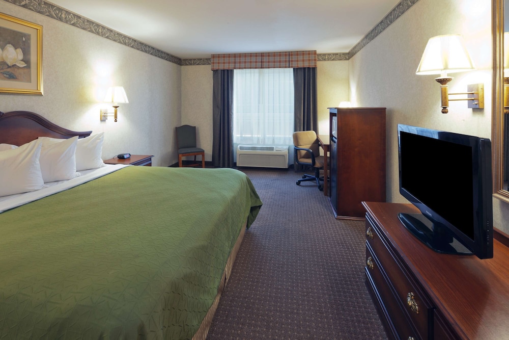 Wingate by Wyndham Mansfield OH 10/53