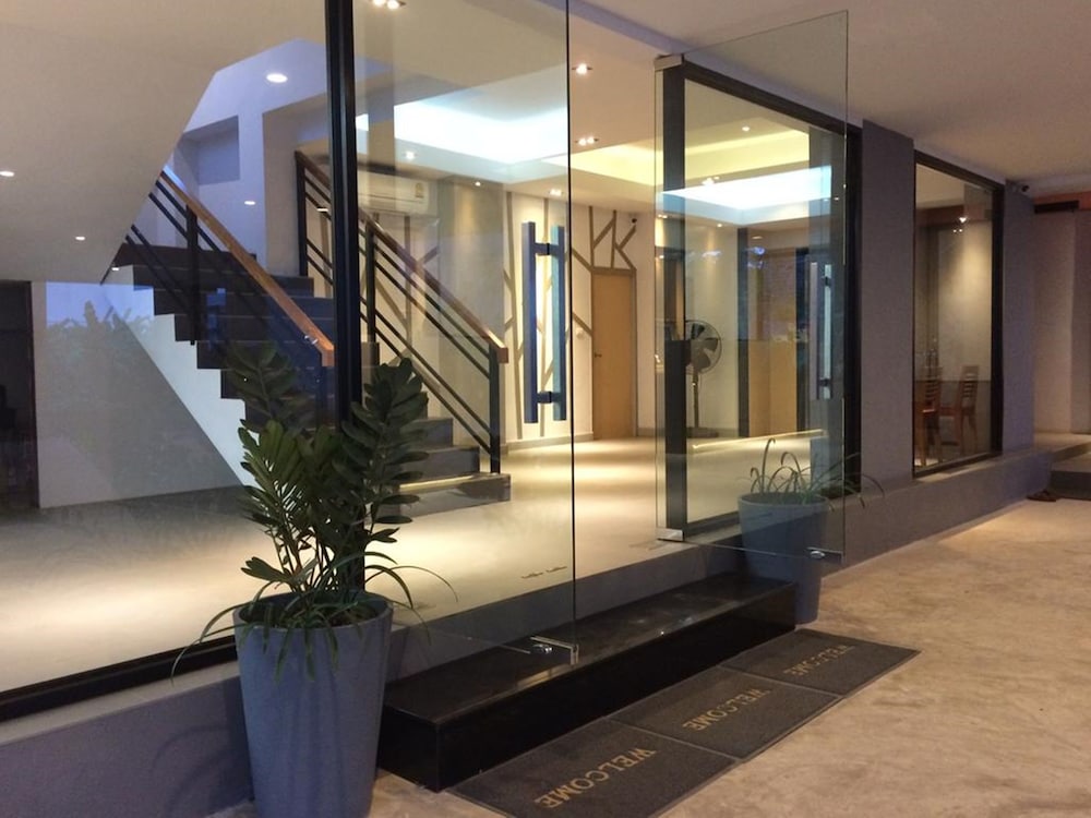 B Boutique Residence 56/59