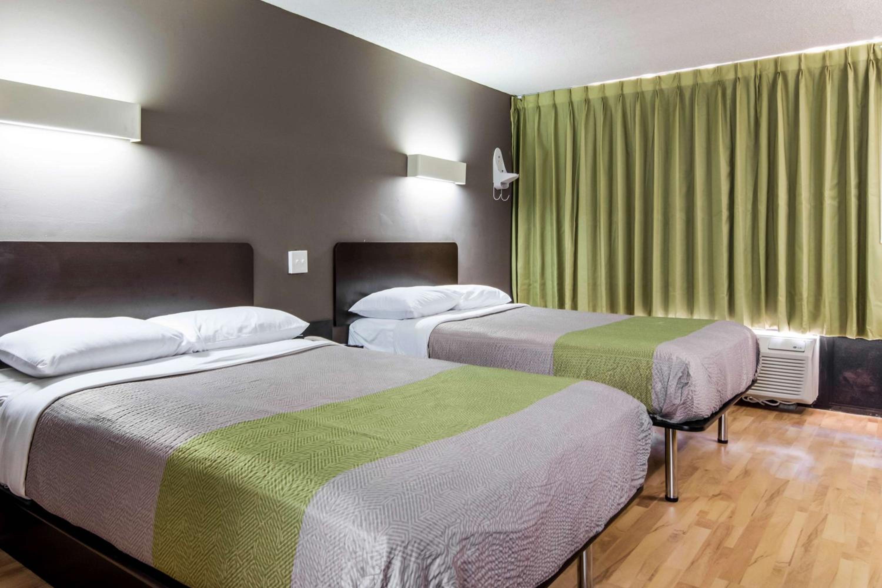 Room, Quadruple, Accessible