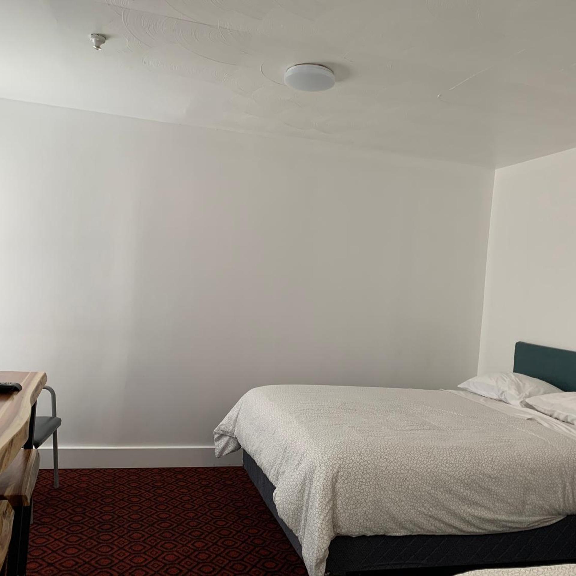 Room, 2 Queen Beds, Lakeview Hotel 7/10