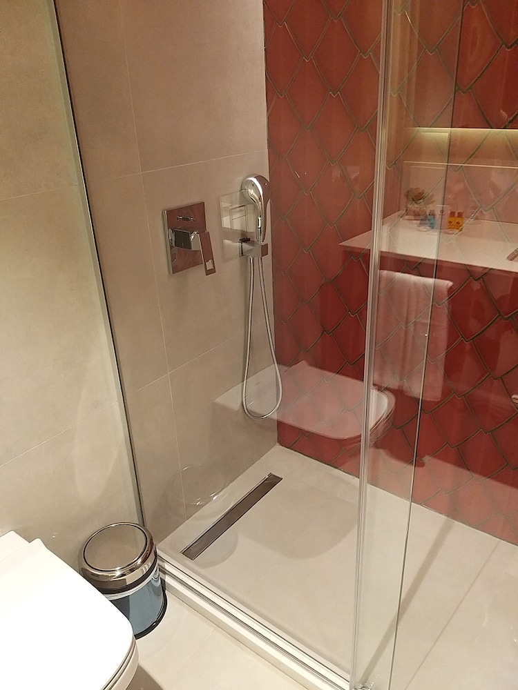 Rudis Otel 46/50