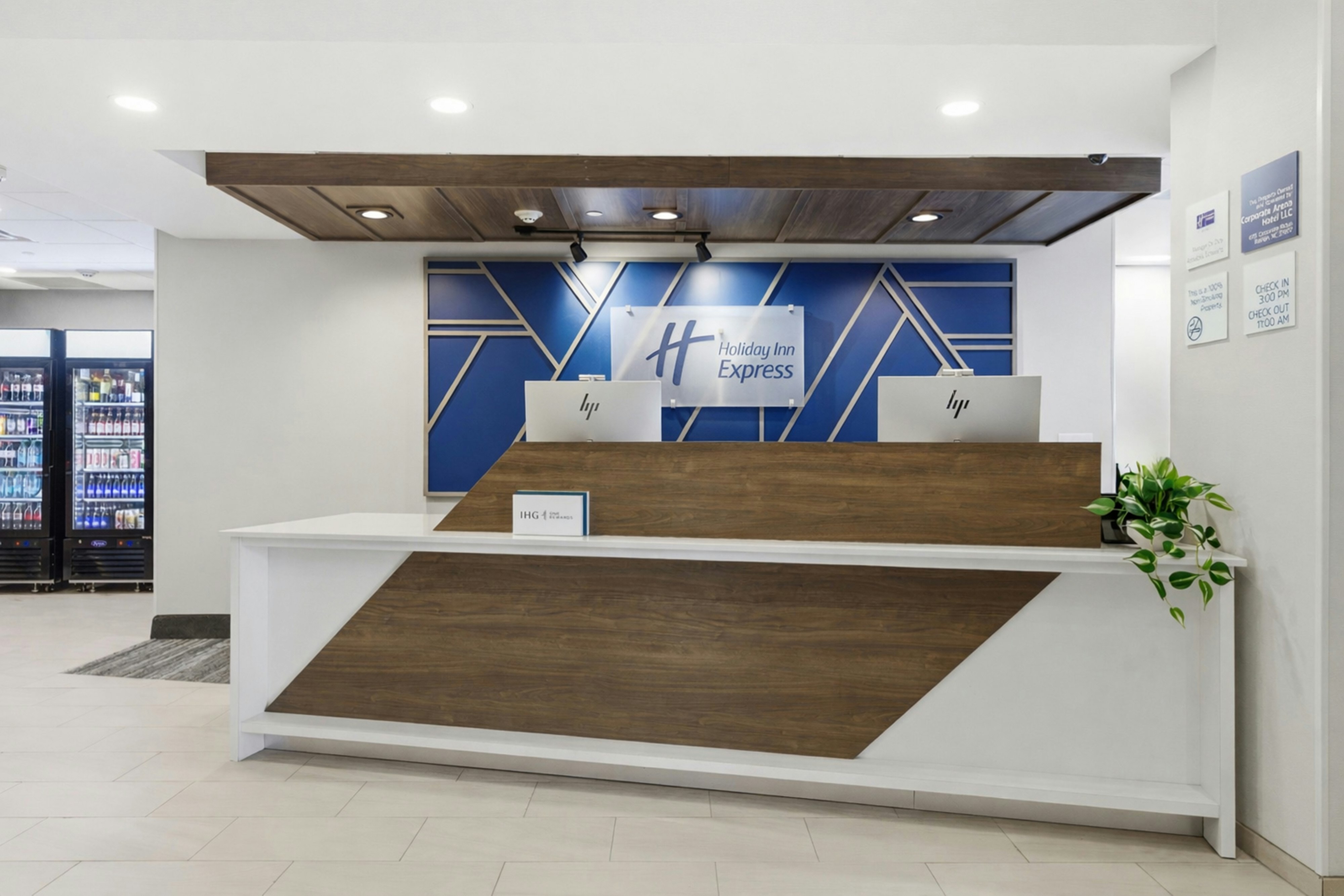Holiday Inn Express & Suites Raleigh West - Lenovo Center 6/102