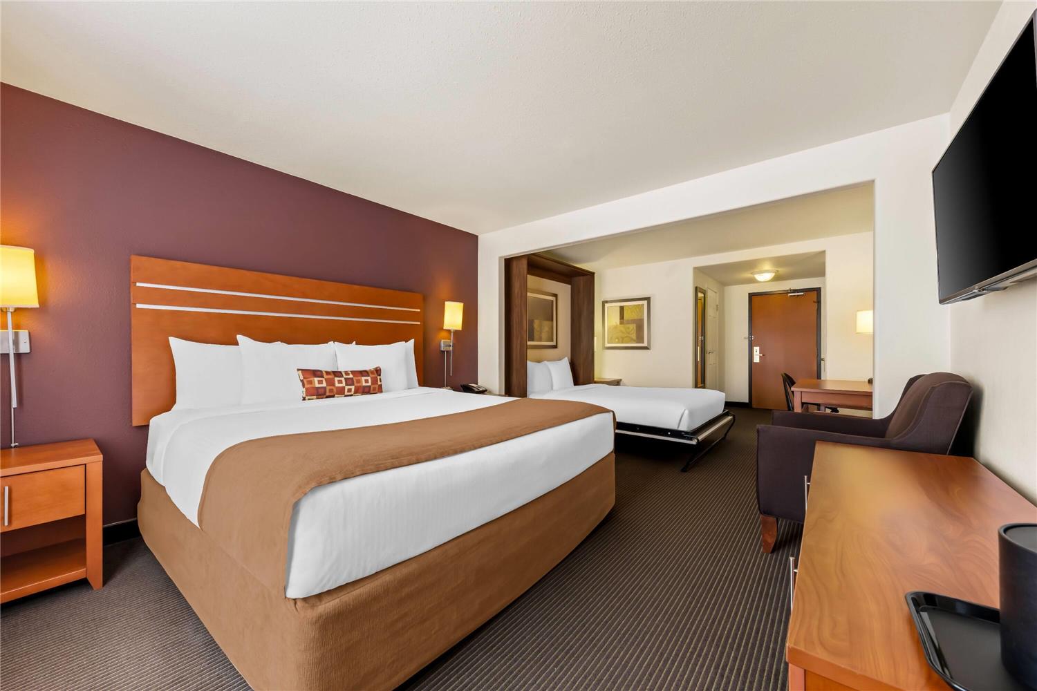 Wingate by Wyndham Calgary 8/39
