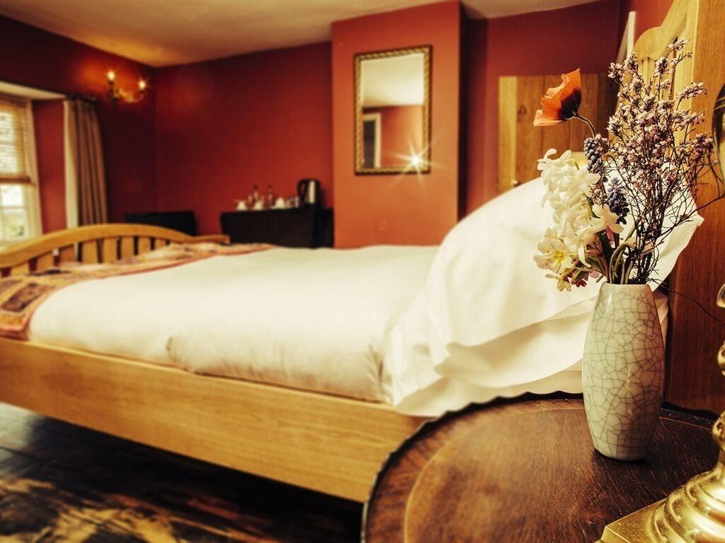 The White Lion Inn 6/15