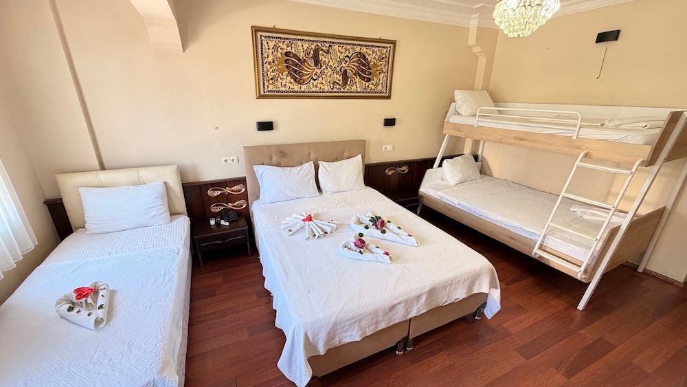 1 Bedroom, Grand, 1 Double and 3 Single Beds, City View