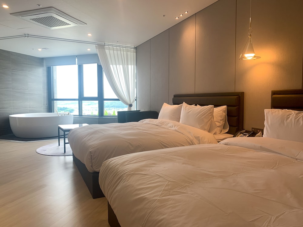 Hotel Ohevday 11/50