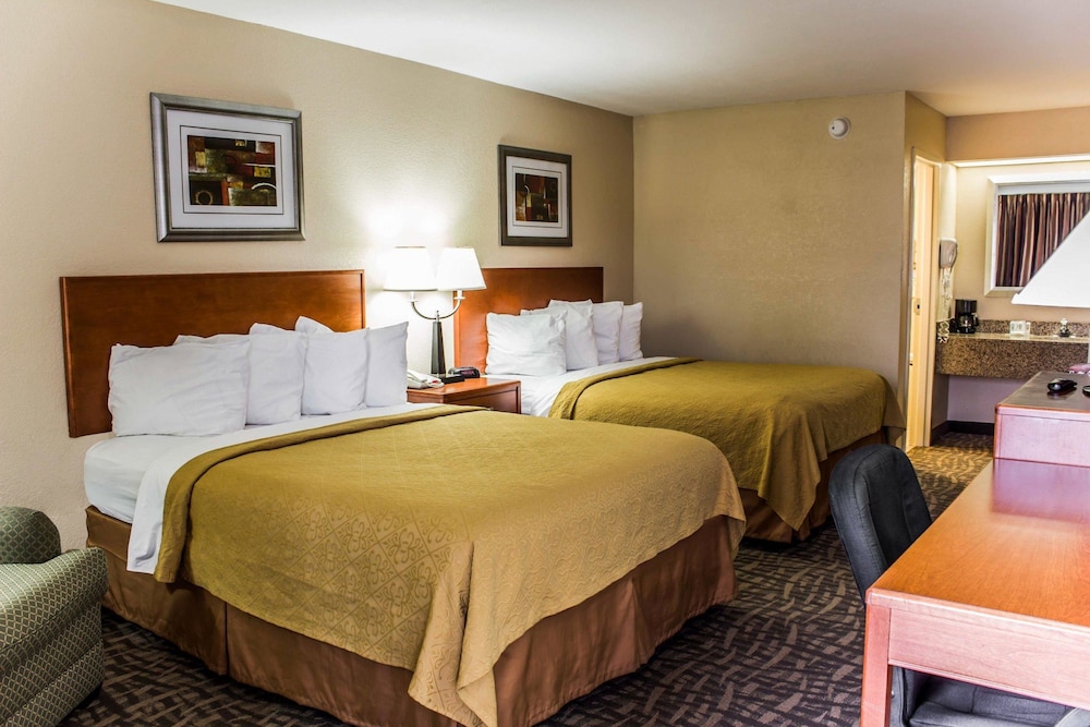 Quality Inn Kinston Hwy 70 10/33