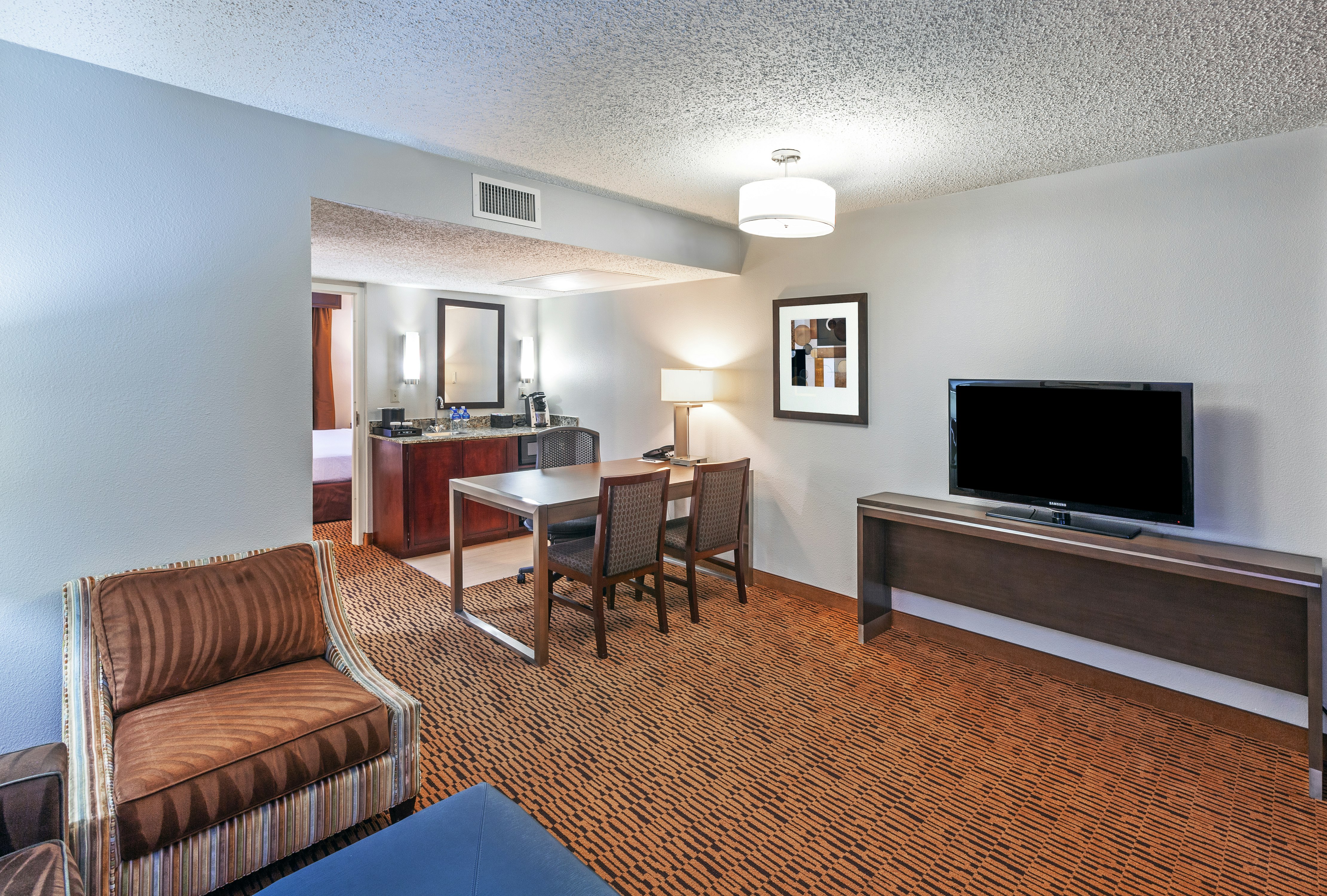 Embassy Suites by Hilton Dallas Market Center 48/72