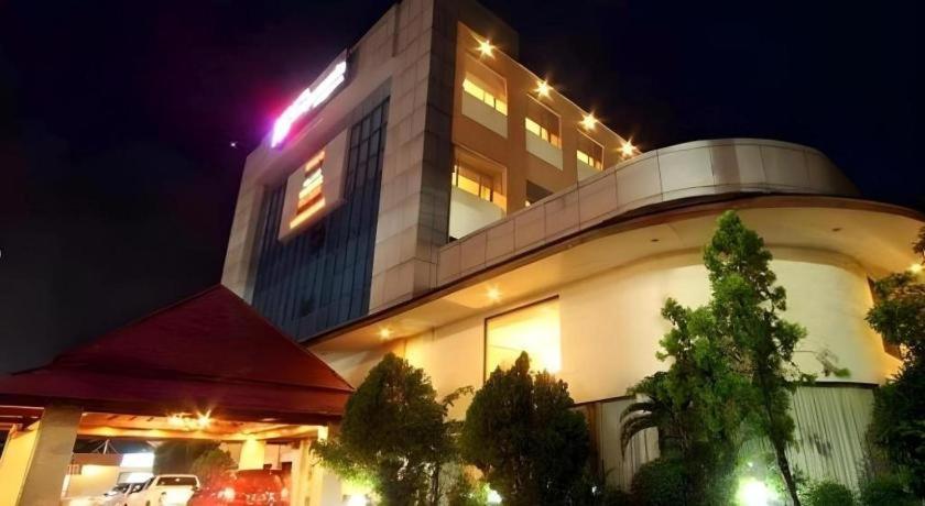 Banjarmasin Internasional 3/49