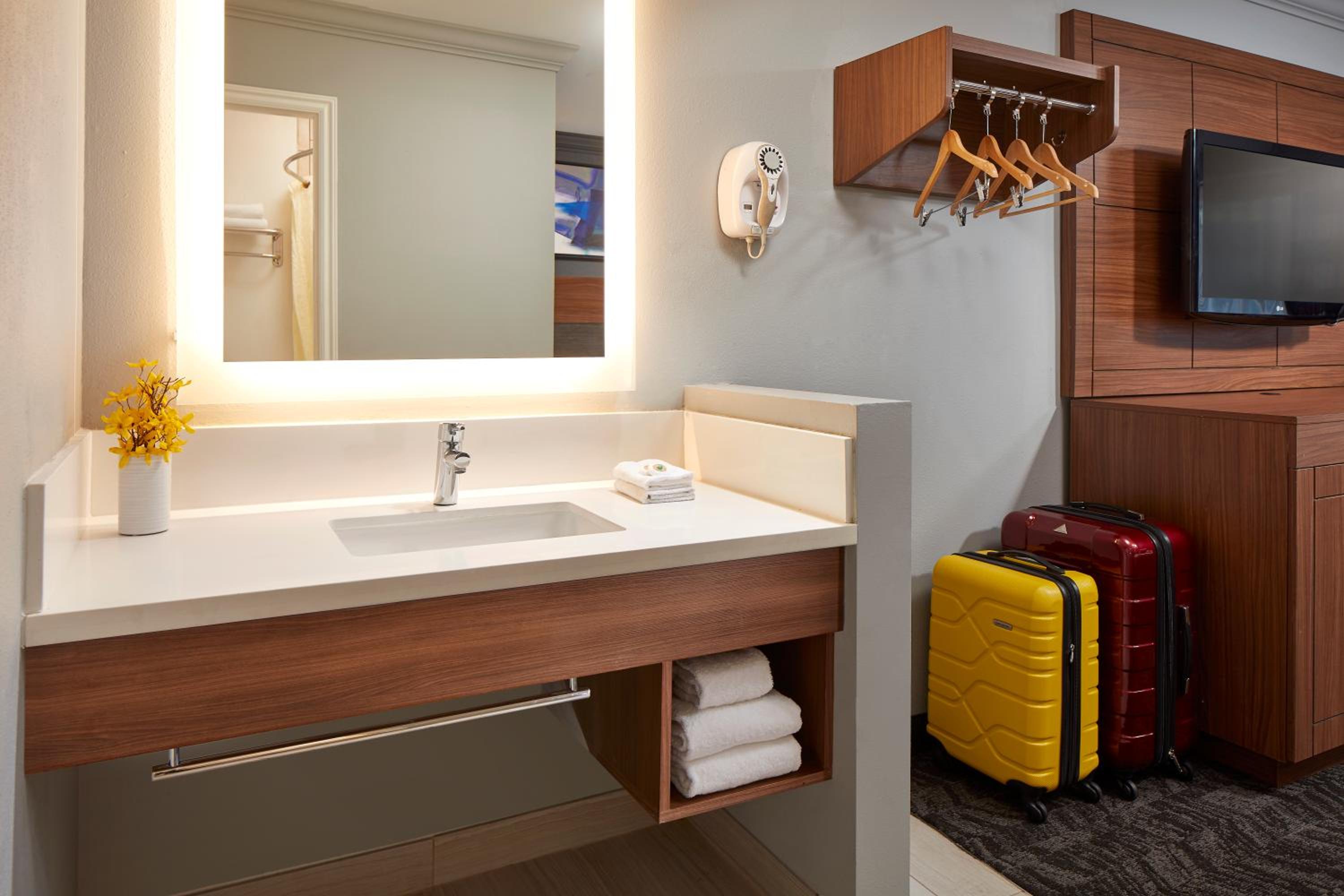 Studio Inn and Suites 22/23