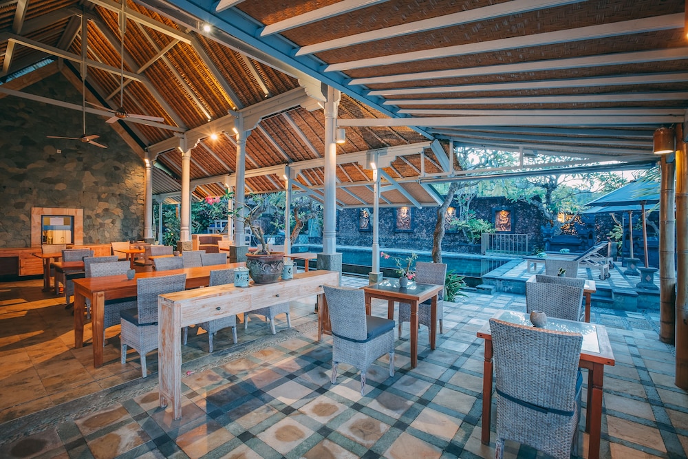 Alam Candi Dive Resort 24/36