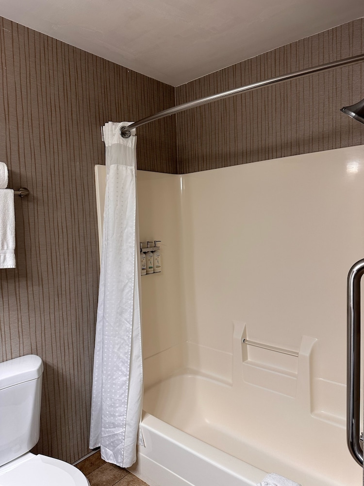 Holiday Inn Express Hotel And Suites Chicago Deerfield Lincoln 47/50