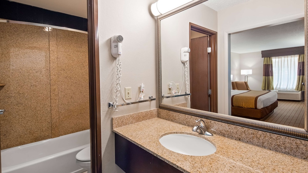 Best Western Fayetteville Inn 14/42