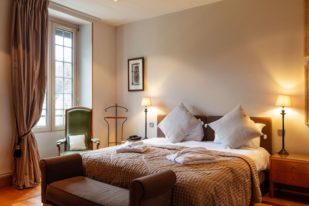 DELUXE, DOUBLE BED