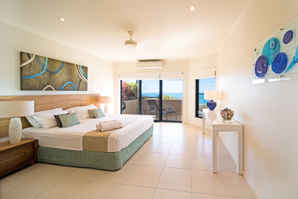 Seastar Apartments 8/50