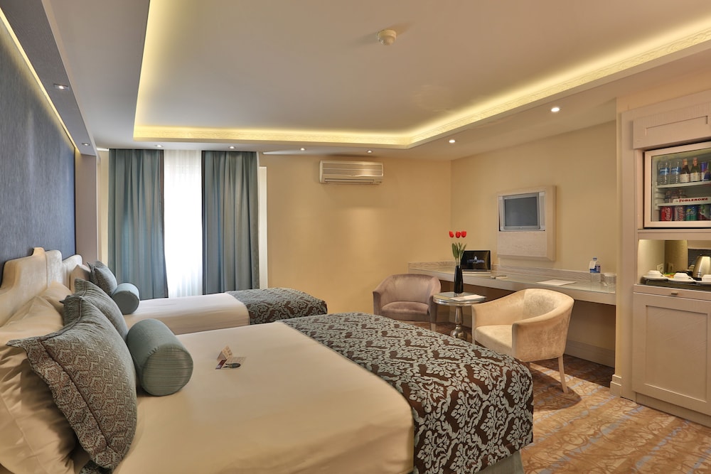 AHC Old City Hotel 13/70