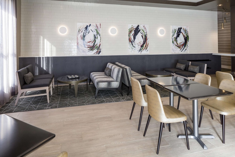 Doubletree By Hilton Boston Logan Airport Chelsea 40/48