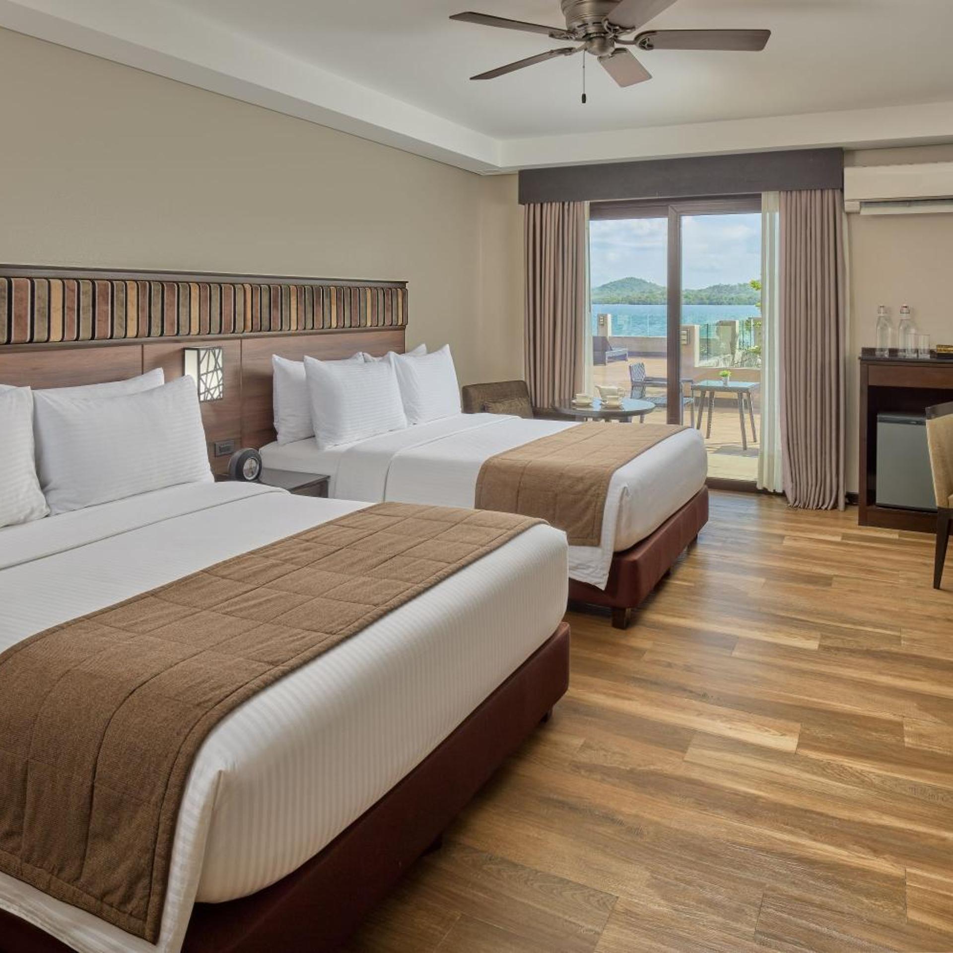 Room, Queen Bed, Bay View, Deck Access