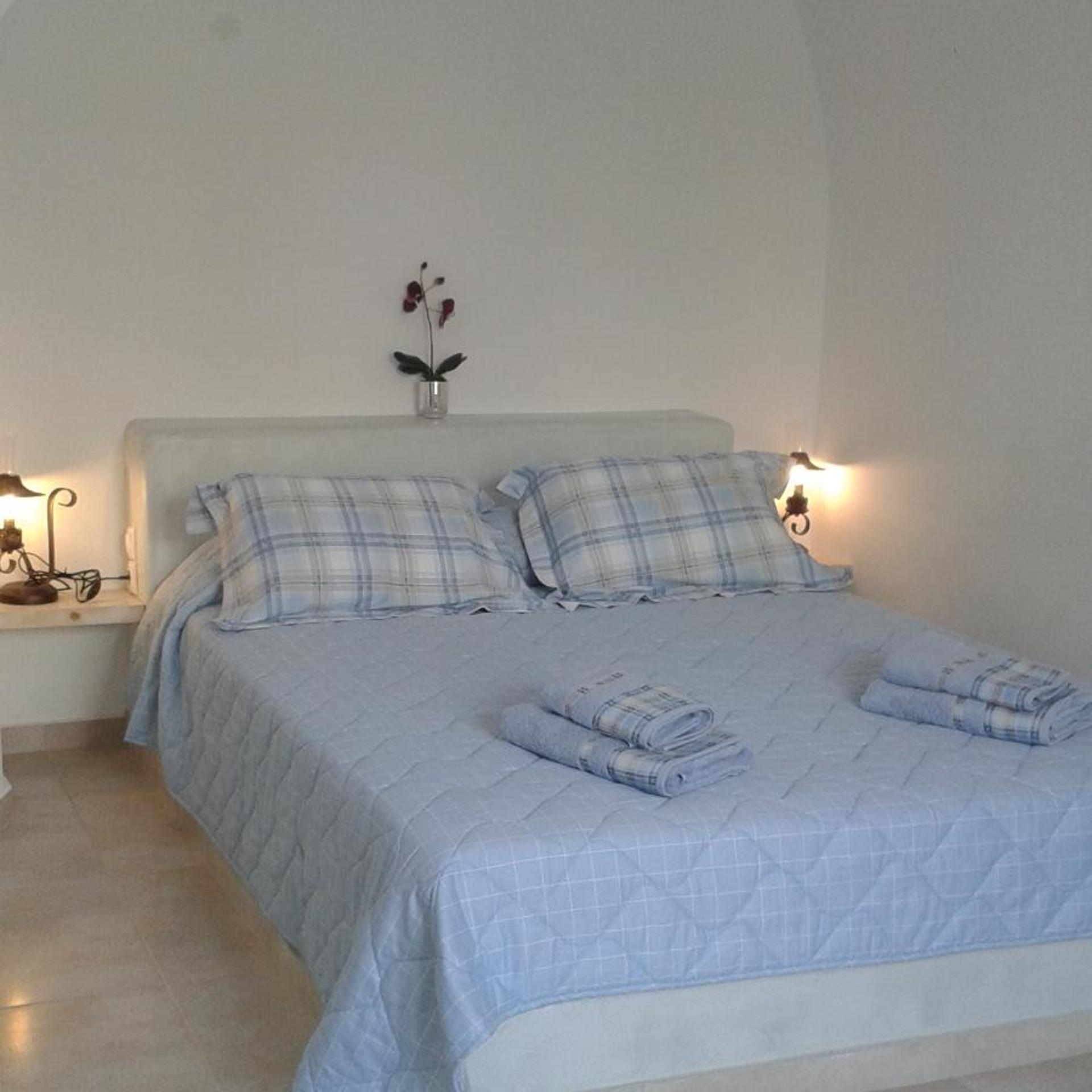 Cave, Double Bed