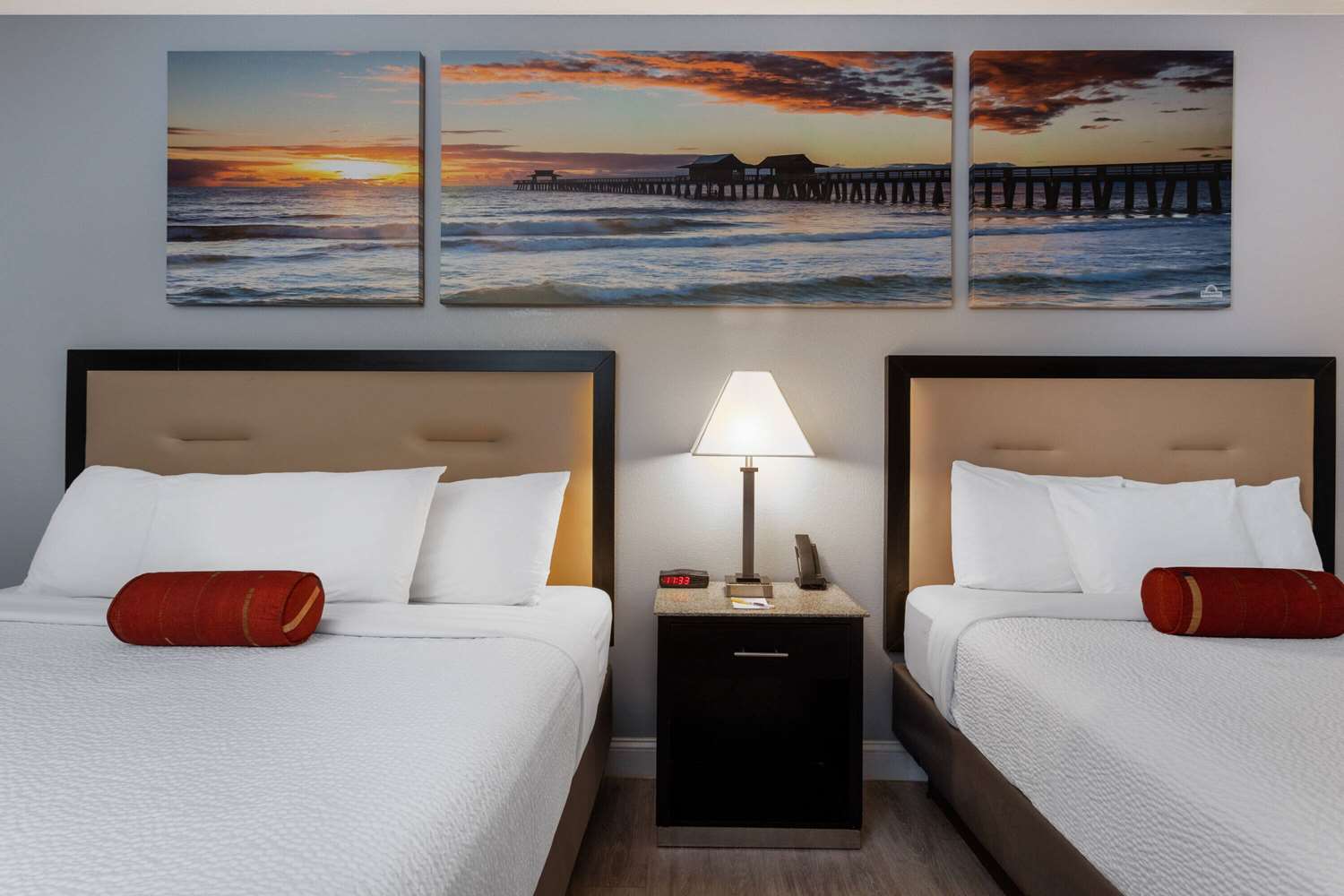 Days Inn & Suites by Wyndham Lakeland 37/85
